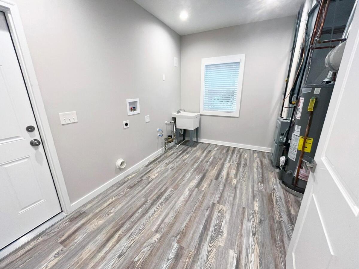 Beautiful Cozy New Build Home - Pet Friendly South Euclid Exterior photo