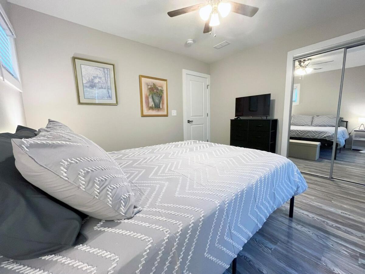 Beautiful Cozy New Build Home - Pet Friendly South Euclid Exterior photo
