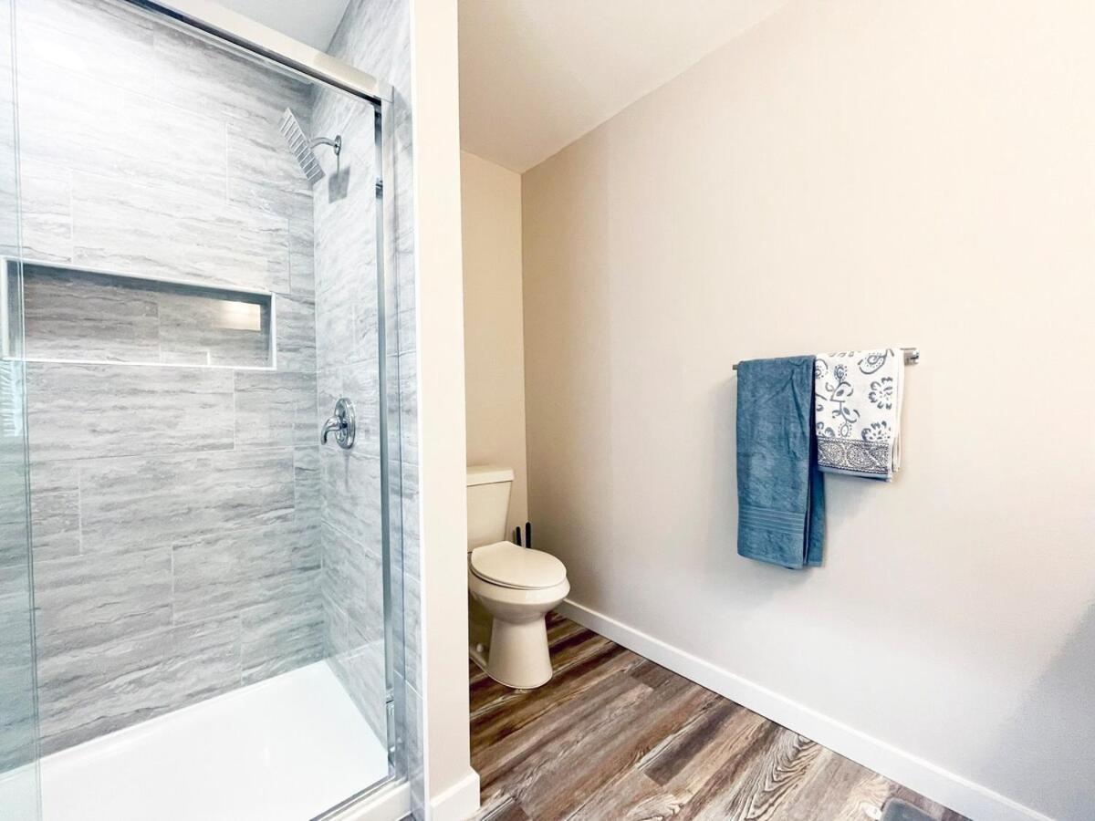 Beautiful Cozy New Build Home - Pet Friendly South Euclid Exterior photo