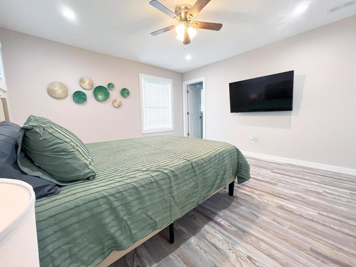 Beautiful Cozy New Build Home - Pet Friendly South Euclid Exterior photo